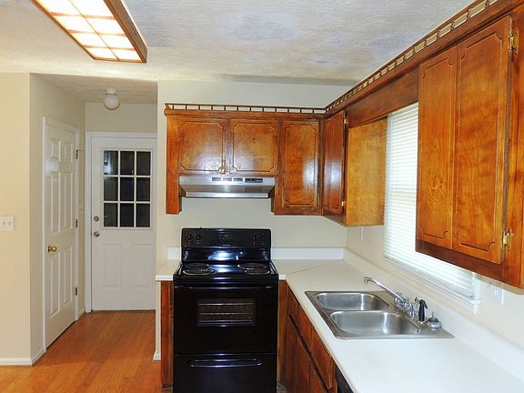 5th image of 1717 Emerson Lake Cir