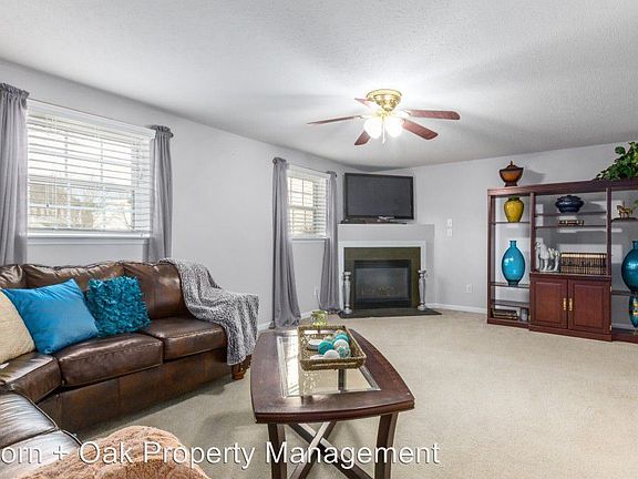 3rd image of 112 Saddle Creek Ln