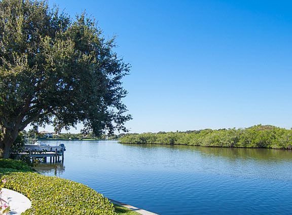 5th image of 247 Island Creek Dr