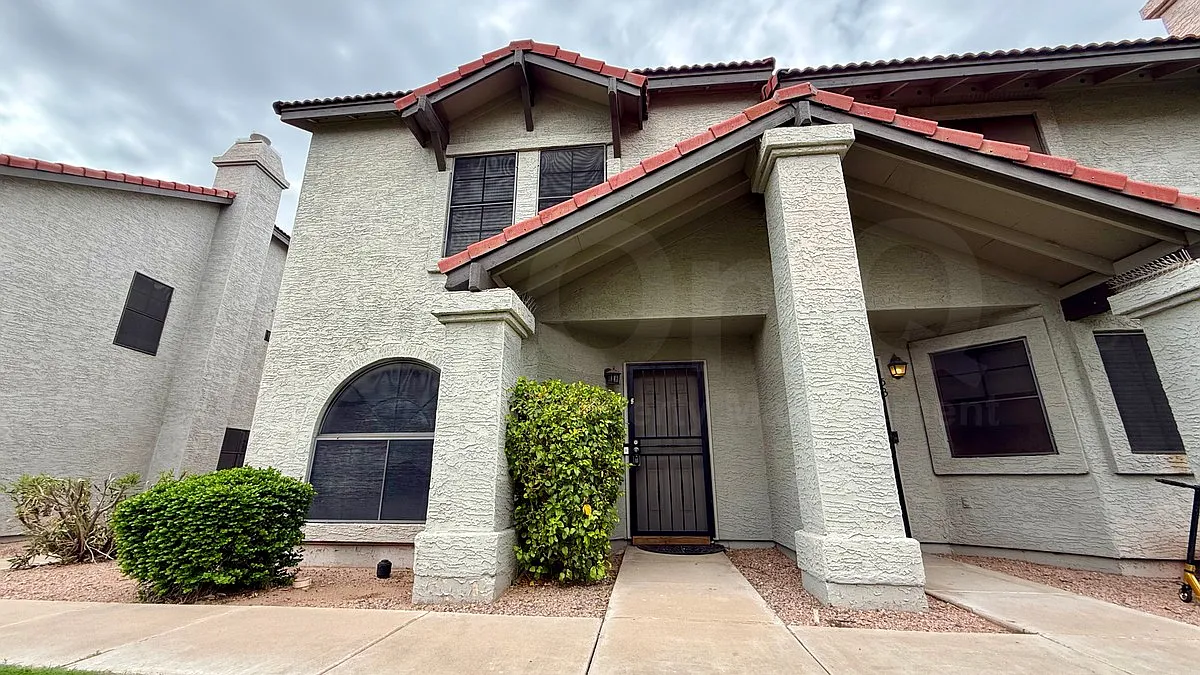 3 bed, 2.5 bath, 1430 sqft, $2,150 — Photo 1