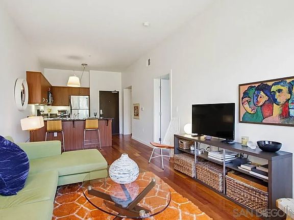 4th image of 889 Date St #304