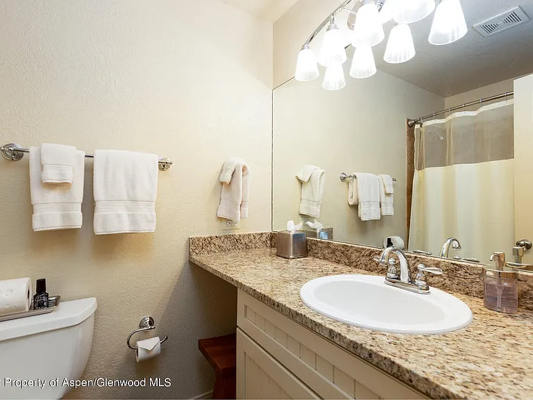 13 Pine Ridge Rd #13 — Photo 6