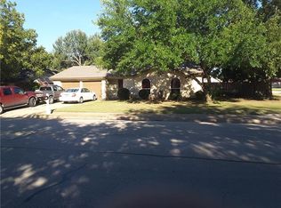2613 S Fielder Rd, Arlington, TX 76015
