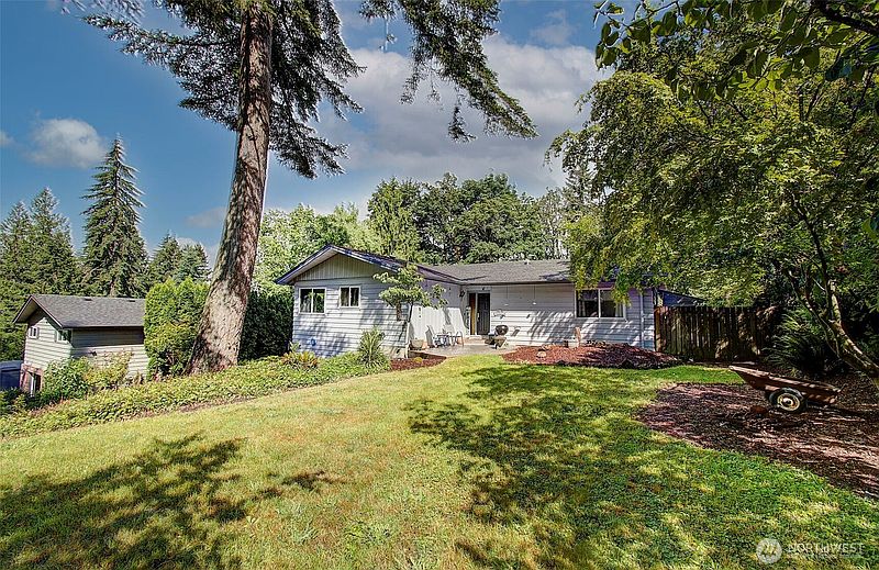 2nd image of 153 Monticello Drive
