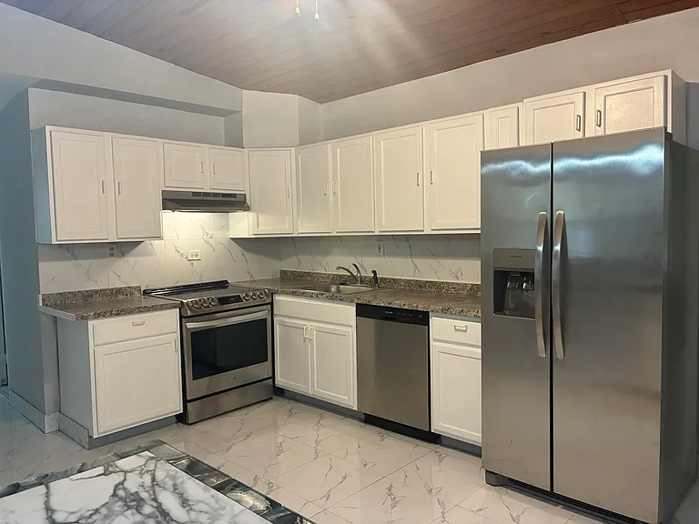 3630 SW 46th Ave — Photo 7