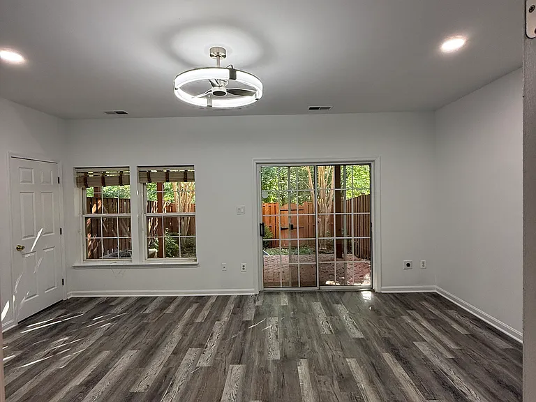 8555 Wyngate Manor Ct — Photo 14