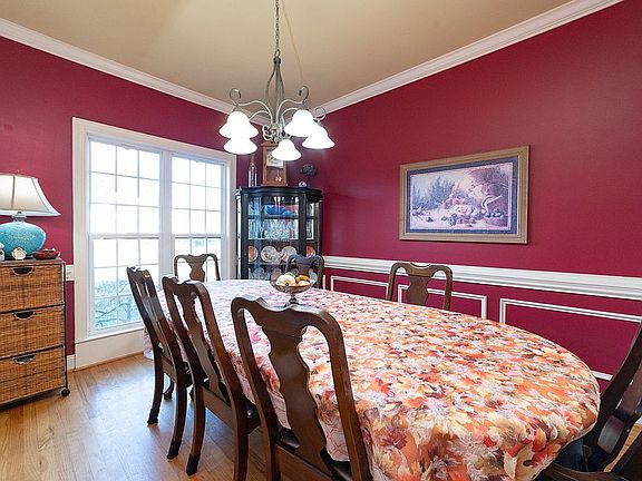 3rd image of 205 Kaitlyn Ln