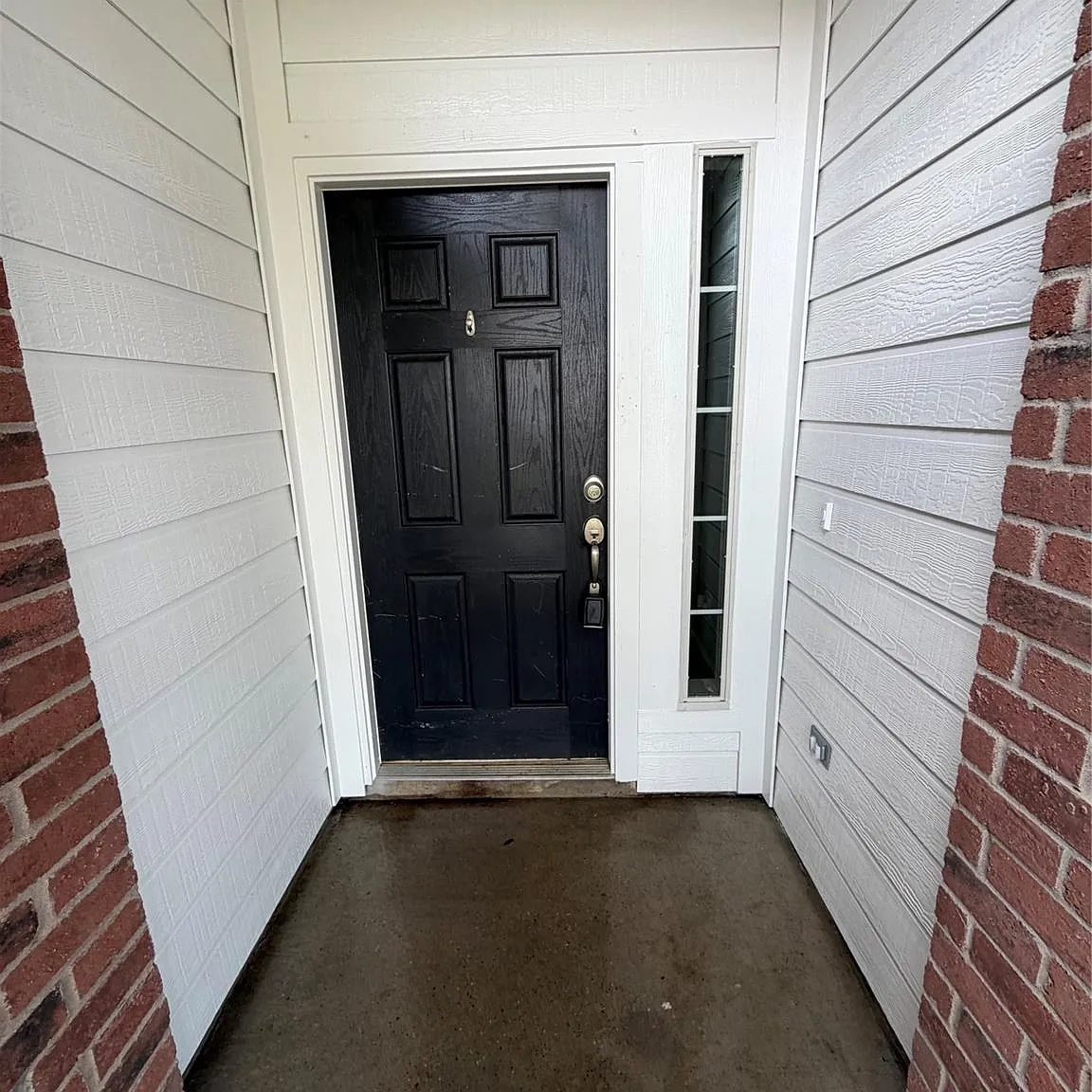 3 bed, 2.0 bath, 1425 sqft, $1,795 — Photo 2