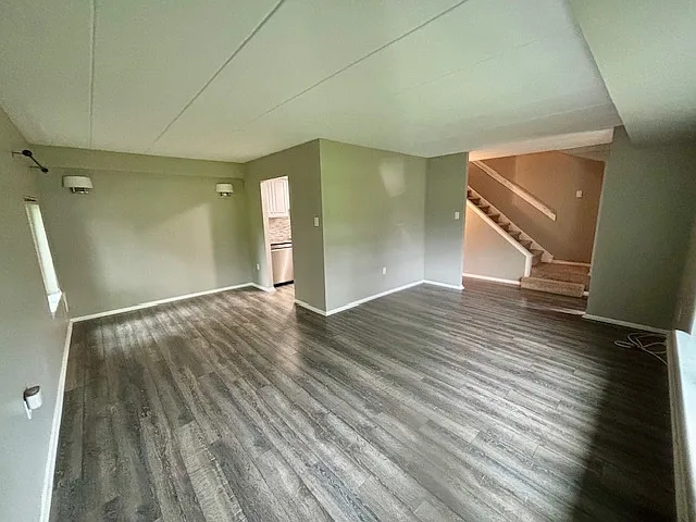 121 Village Walk — Photo 3