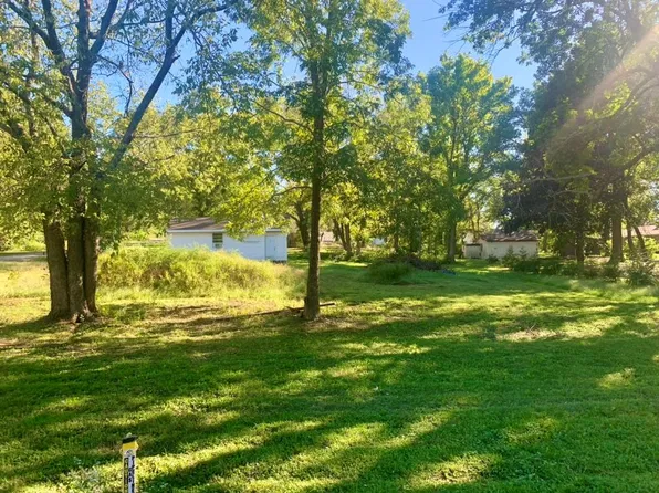 751 Sycamore St, Pleasanton, KS 66075