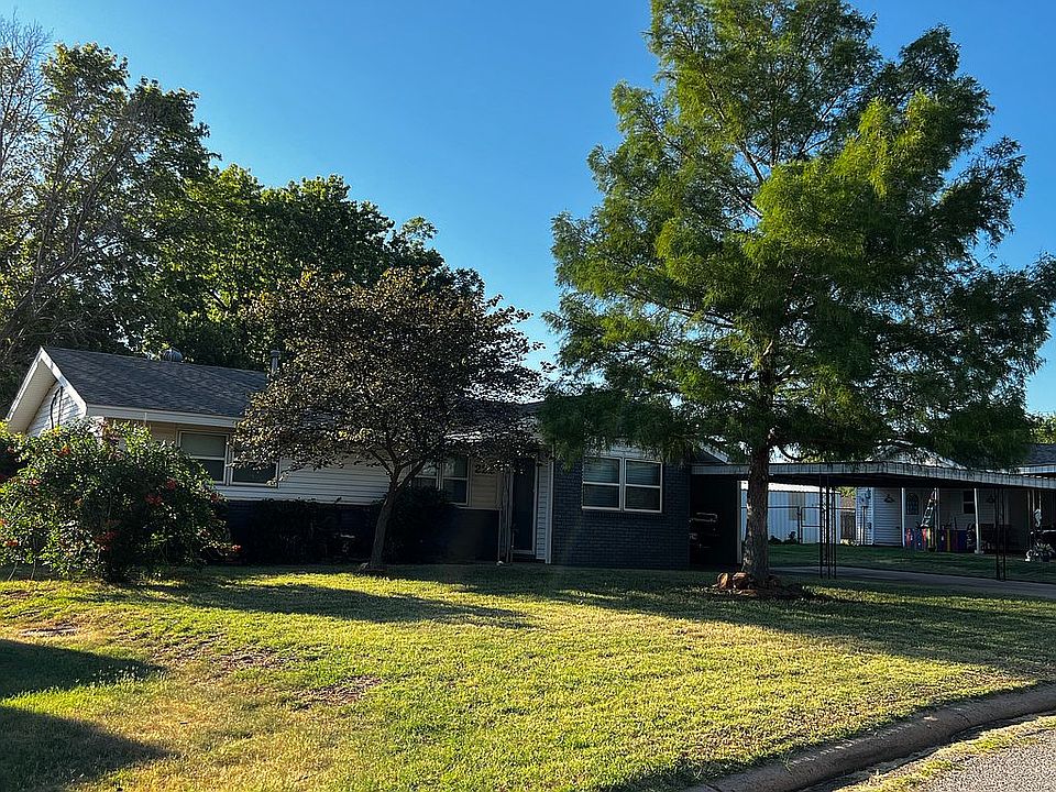 1st image of 222 Hoover Cir