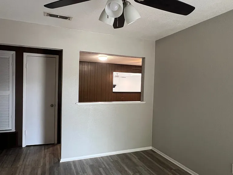 5048 Inwood Dr — Photo 2