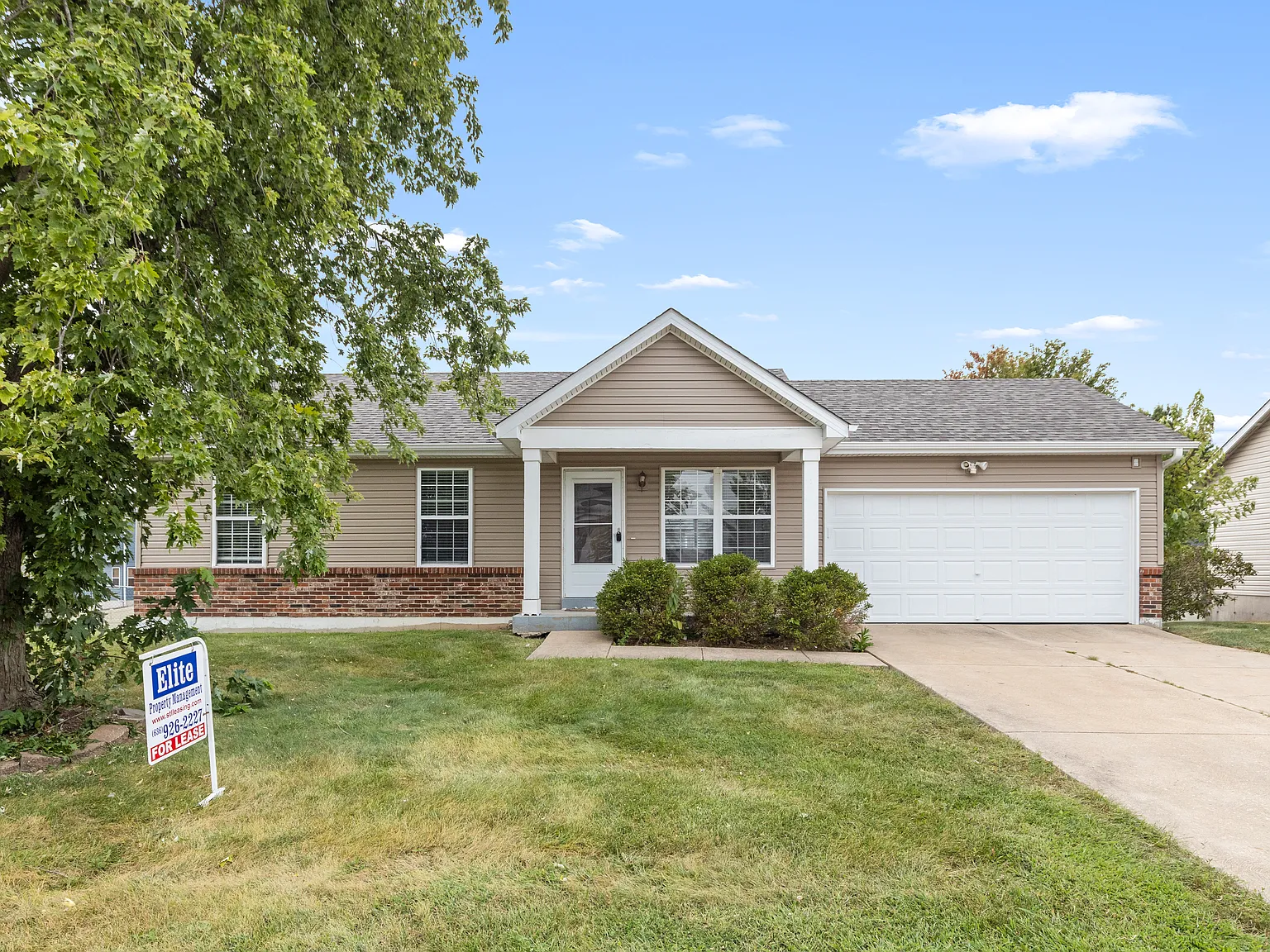 679 Dundee Ct — Photo 1