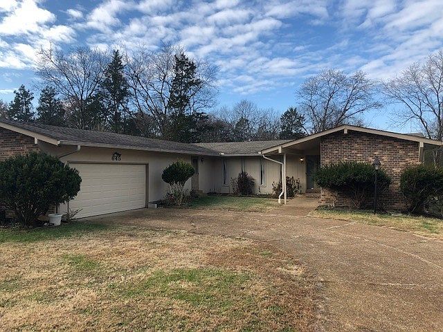 1st image of 645 Lake Terrace Dr