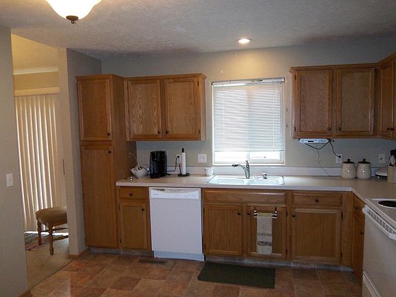 4th image of 6313 S 167th Ave