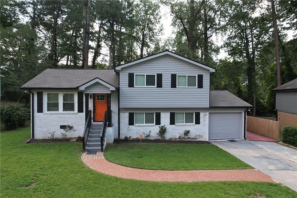 4 bed, 2.5 bath, 1297 sqft, $2,800 — Photo 2