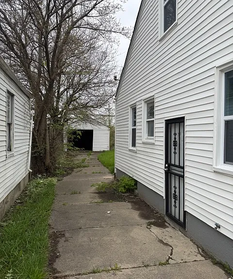 20123 Concord St — Photo 3