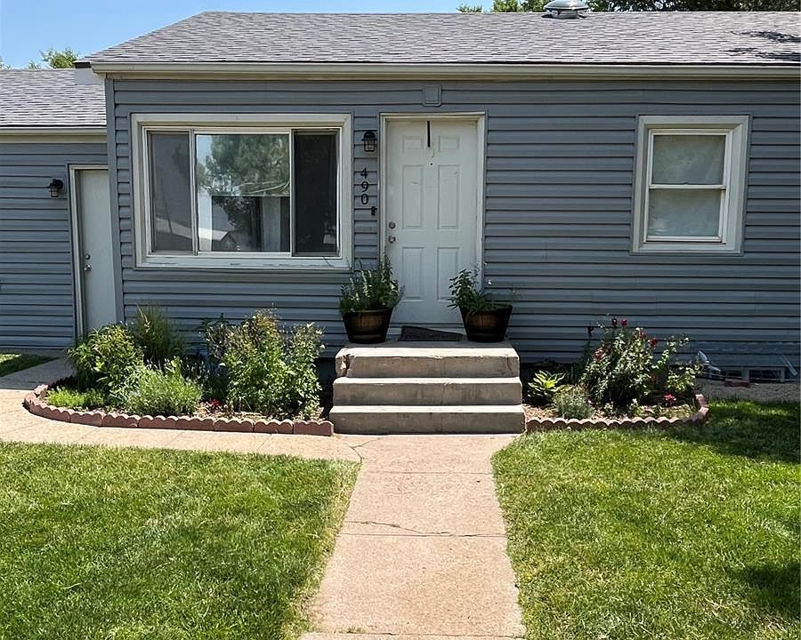 1st image of 490 Oak Street