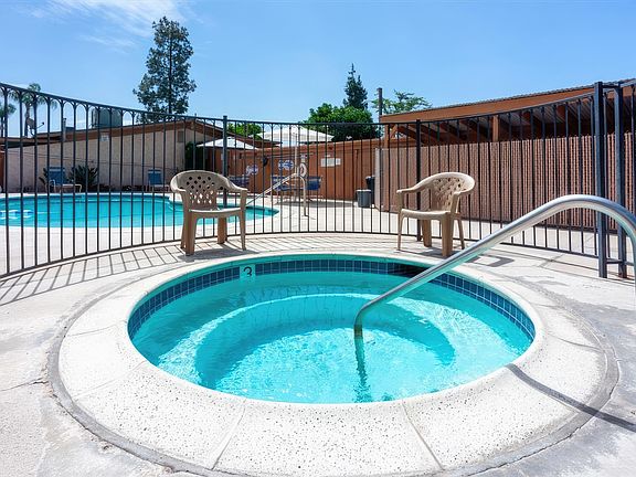 4th image of 1239 Green Garden Dr Unit 2