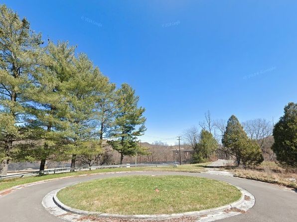 103 Locust Ave SW