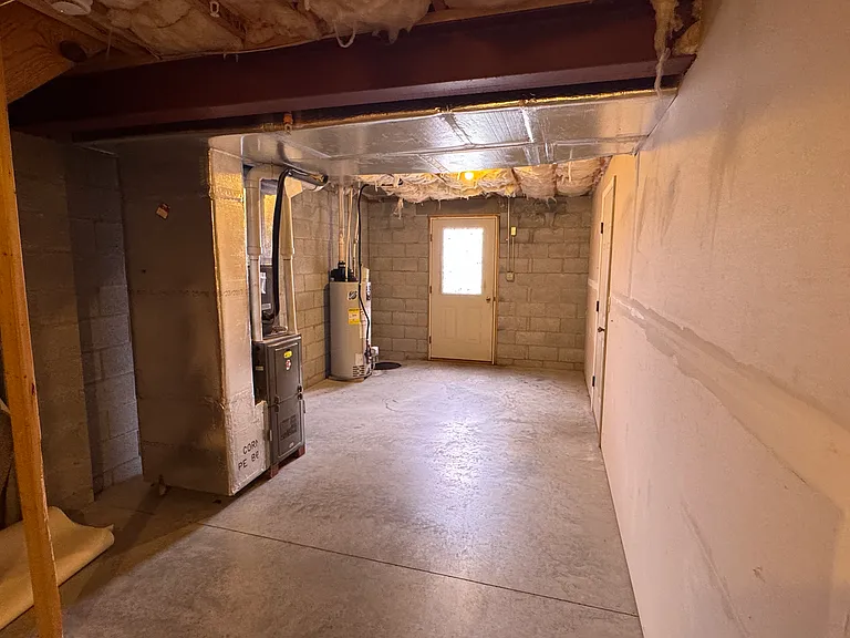 250 Limestone Dr — Photo 27