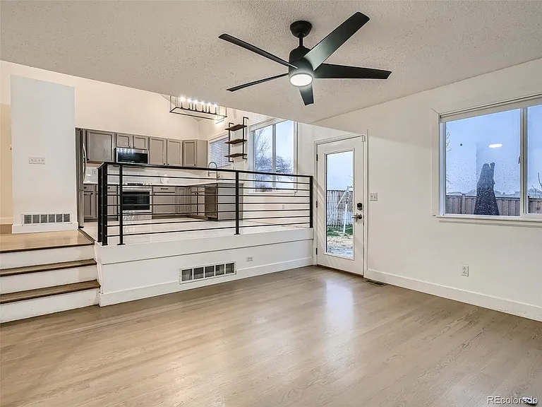9959 Sydney Ln — Photo 15