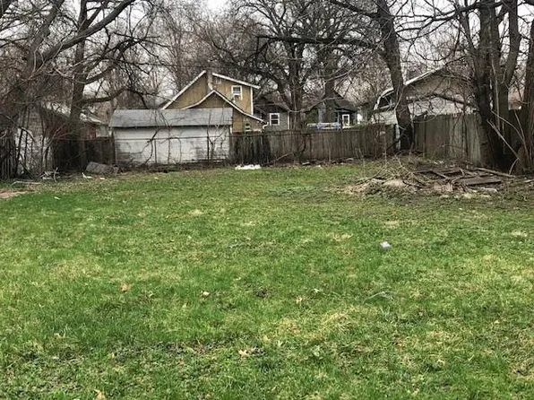 1601 E 21st St, Des Moines, IA 50317