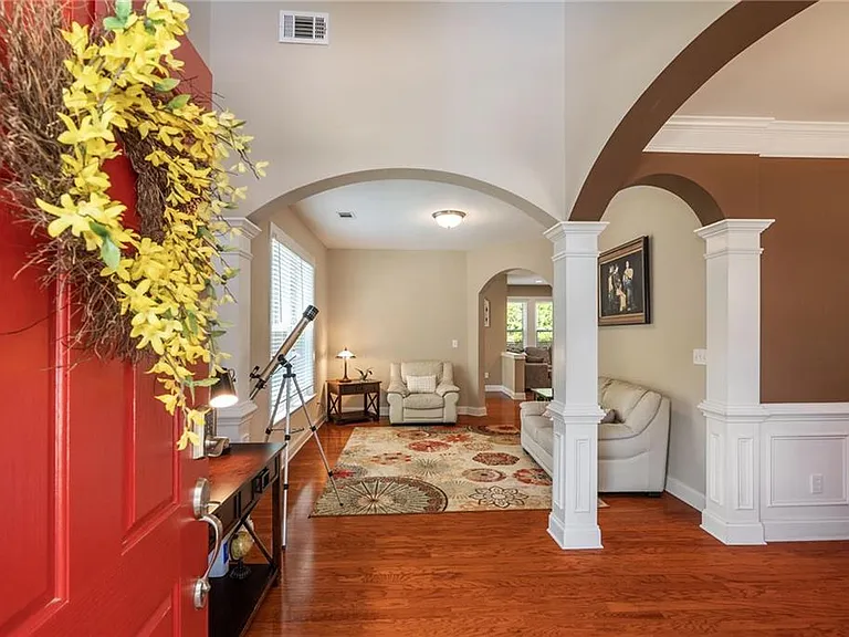 3845 Seaton Dr — Photo 4
