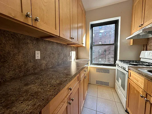 Rented by Green Brick Realty LLC | media 7