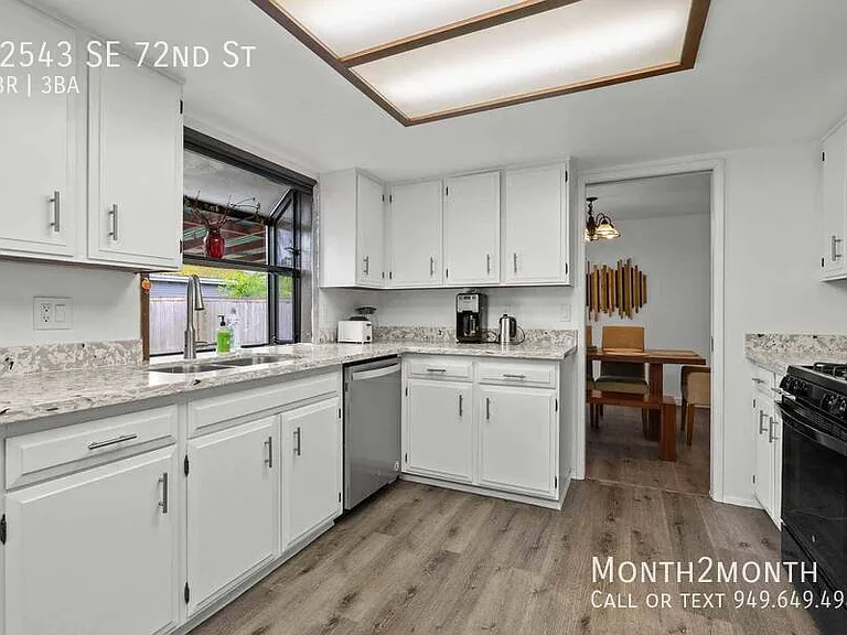 12543 SE 72nd St — Photo 10