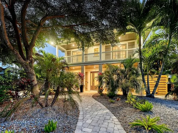 1690 Arlington St, Sarasota, FL 34239