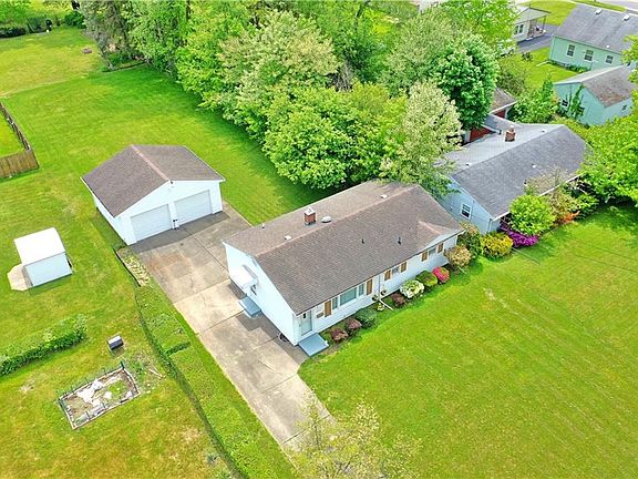 2nd image of 1919 Hayden Ave