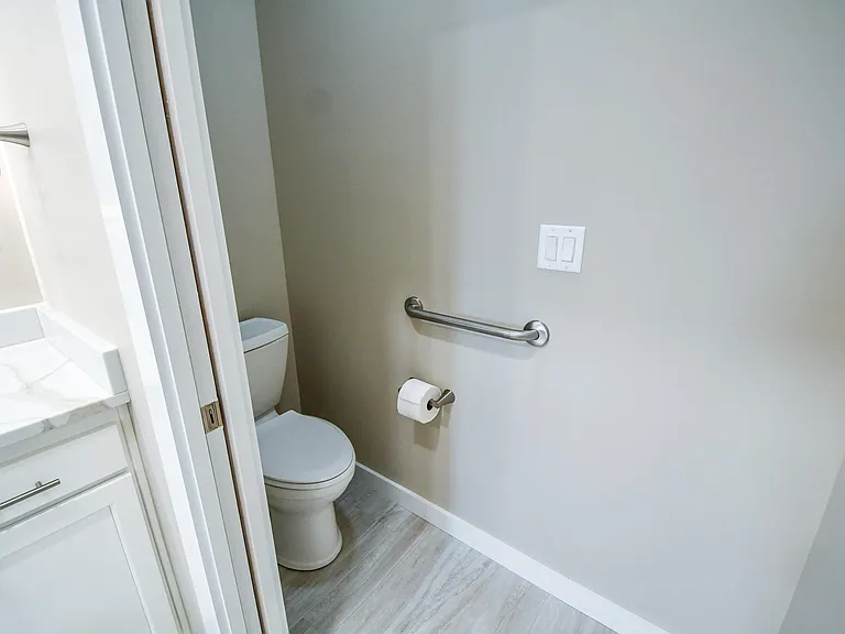 Rosenthal Dr — Photo 18