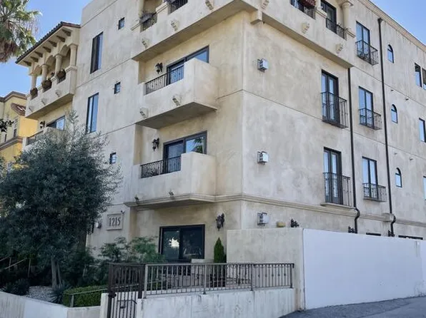 1215 Armacost Ave APT 401, Los Angeles, CA 90025
