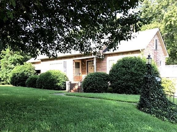 3rd image of 808 Bounous St NW