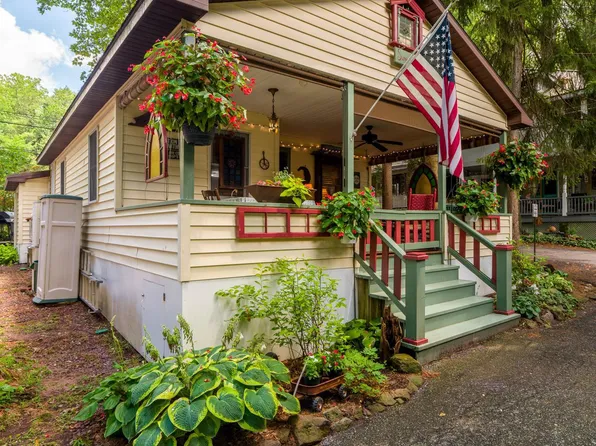 311 6th St, Mount Gretna, PA 17064