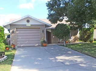 8231 Lora Del Rio Dr, Port Richey, FL 34668