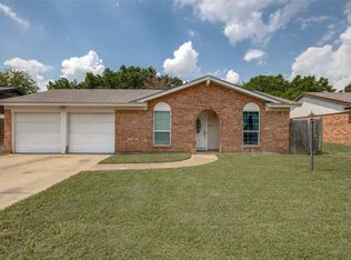 4229 Burly St, Forest Hill, TX 76119
