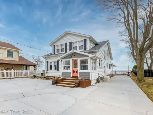 7745 Lakeview Dr, Lexington, MI 48450