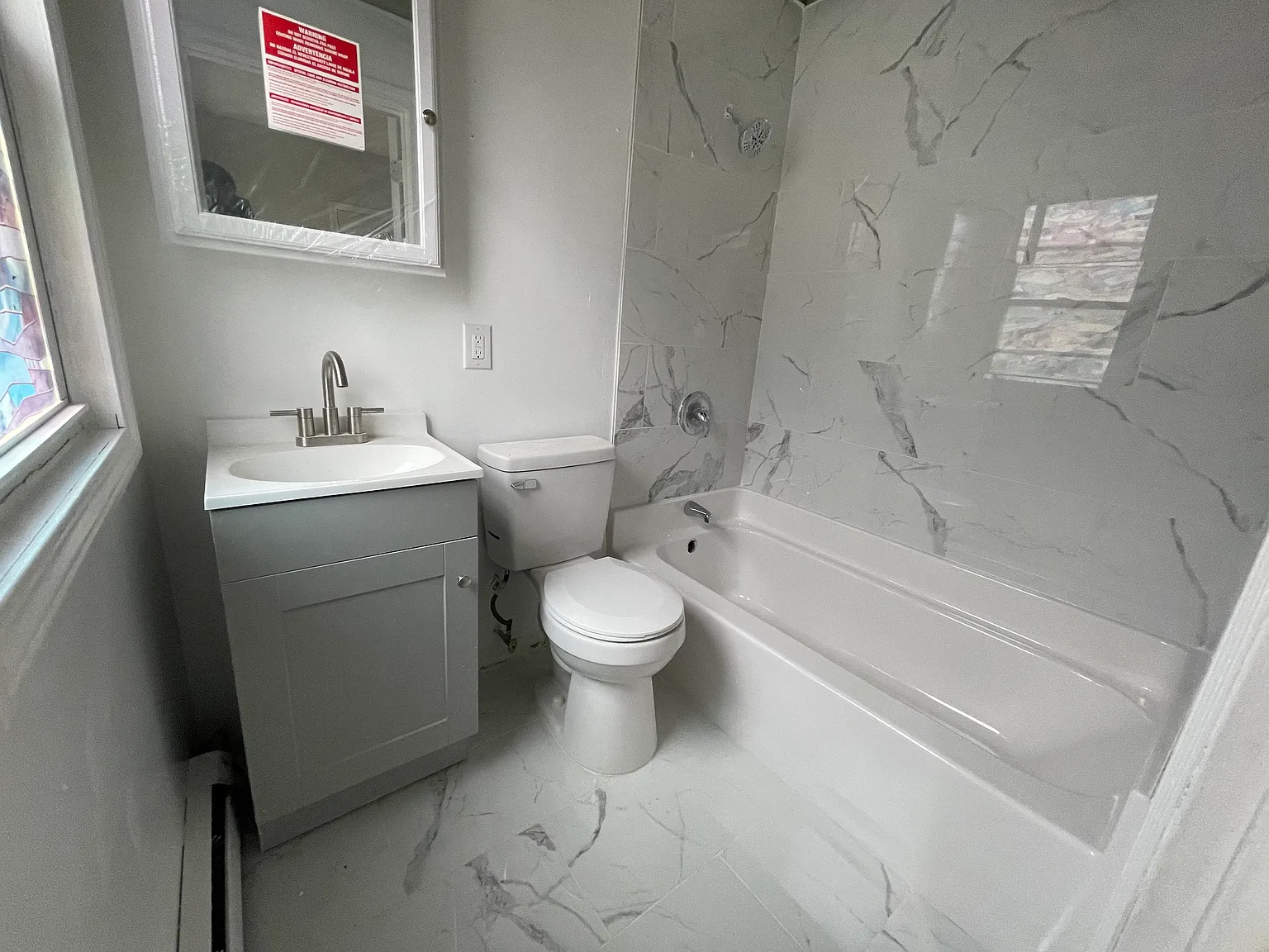 3 bed, 900 sqft, $2,000 — Photo 1
