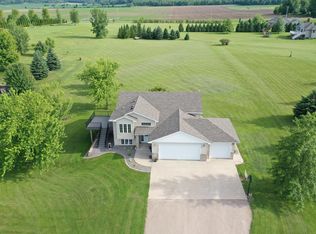 735 Riverwood Ct, Elgin, MN 55932