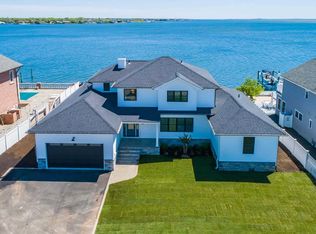 360 E Shore Dr, Massapequa, NY 11758