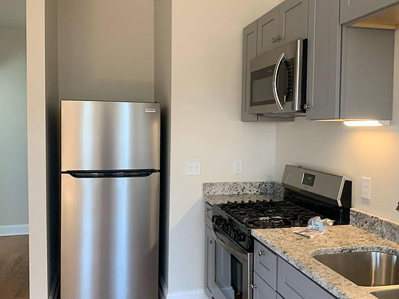 4th image of 5901 Hamilton Ave #4