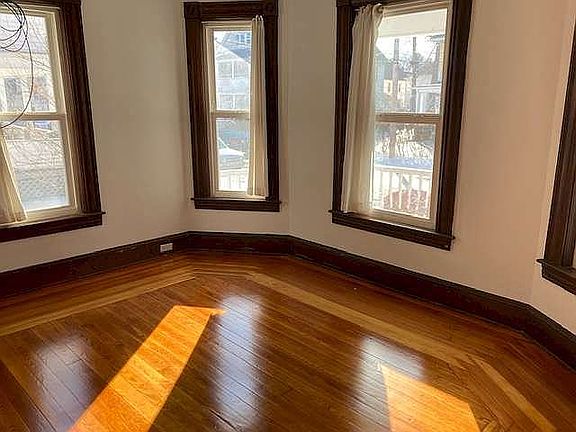 5th image of 37 Longwood Ave