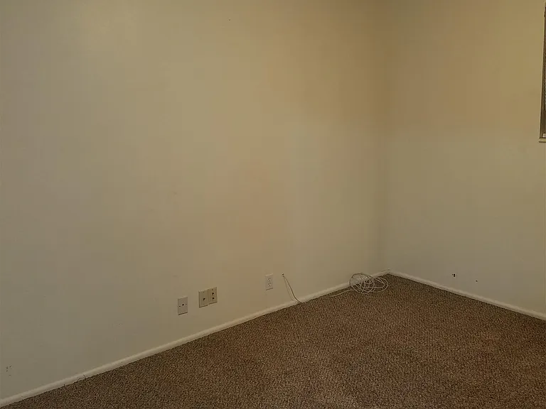 475-477 Delta Cir — Photo 15