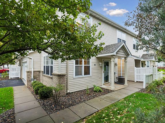 3rd image of 9285 Holly Ln N