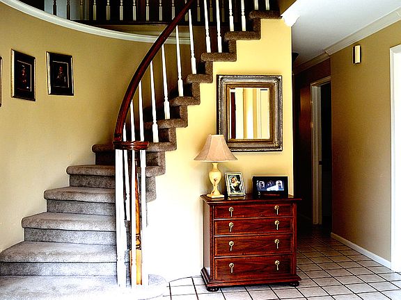 2nd image of 46023 N Valley Dr