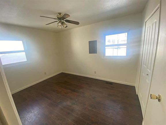 5th image of 3929 Carpenter Dr