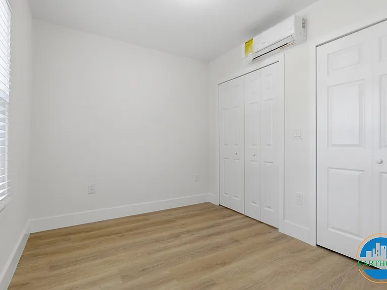 701 W Plaza Pl #B — Photo 20