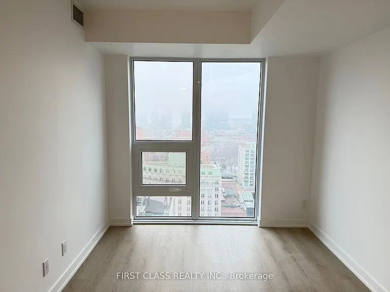 100 Queen St E #2209 — Photo 14